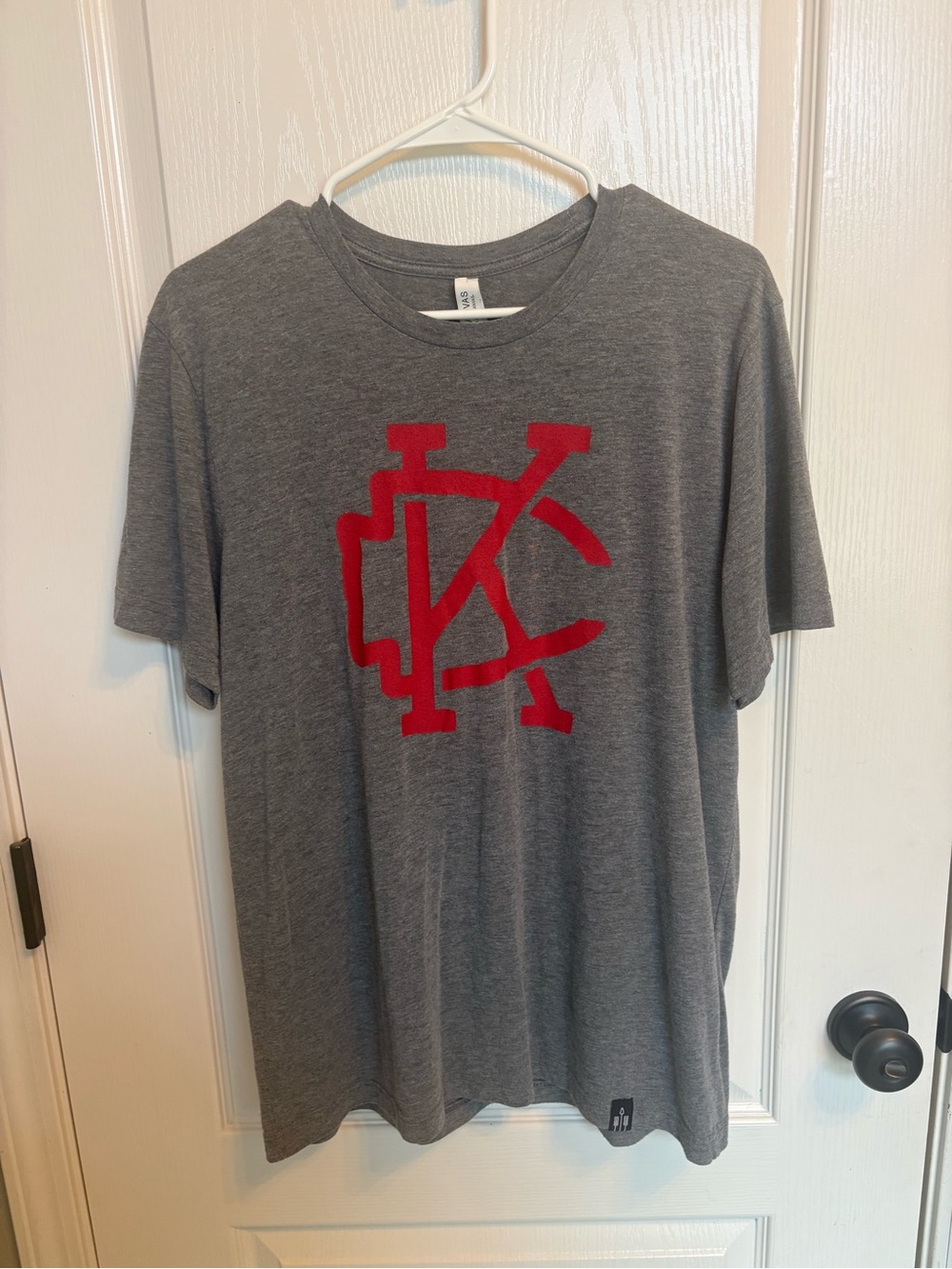 Kansas City Chiefs red and gray cotton tshirt with red KC sign SIZE L
